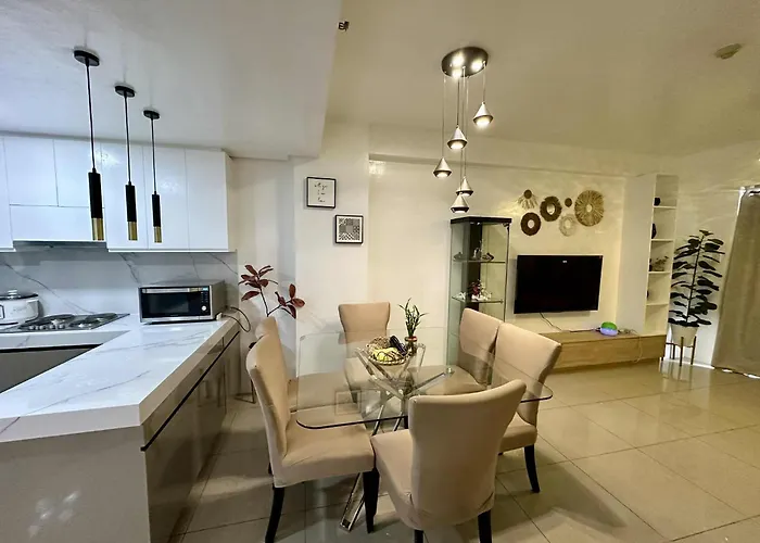 Shell 2 Bedroom By Kathy 4* Manila